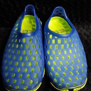Kids water shoes size 9-10